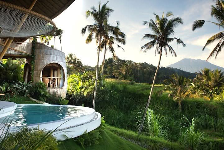 Bamboo Eco House mit Pool-Deck und Bergblick
